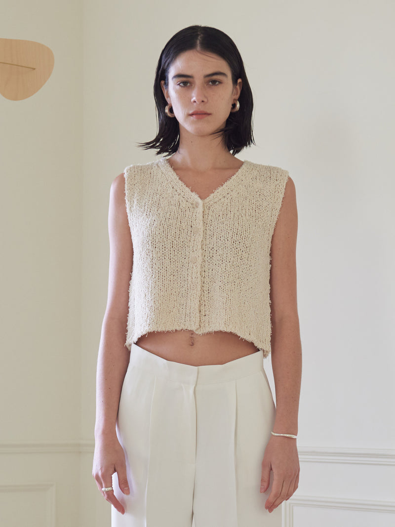 TMO BY 13MONTH（ティーエムオーバイサーティンマンス）BUTTONED KNIT VEST (BEIGE)