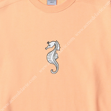 アクメドラビ(acme' de la vie) ADLV SEAHORSE SWEATSHIRT LIGHT ORANGE