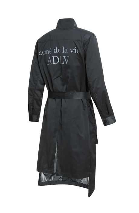 アクメドラビ(acme' de la vie) ADLV BACK LOGO COAT BLACK