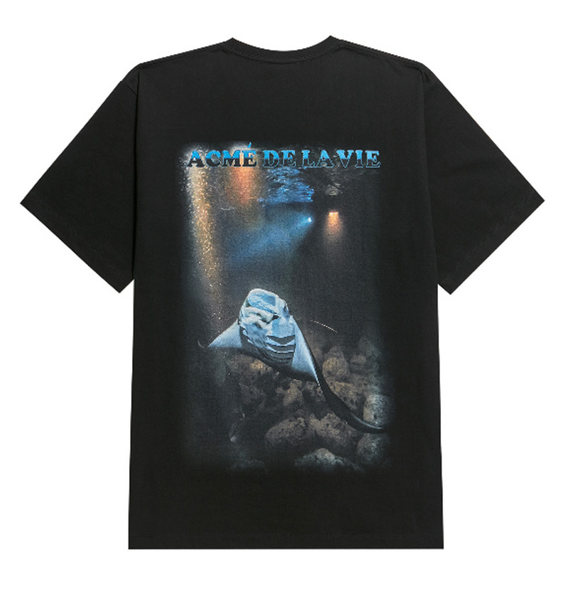 アクメドラビ(acme' de la vie) ADLV DIGITAL PRINTING SHORT SLEEVE T-SHIRT MANTA RAY TWO BLACK
