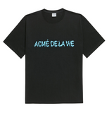 アクメドラビ(acme' de la vie) ADLV NEON LOGO SHORT SLEEVE T-SHIRT BLACK BLUE