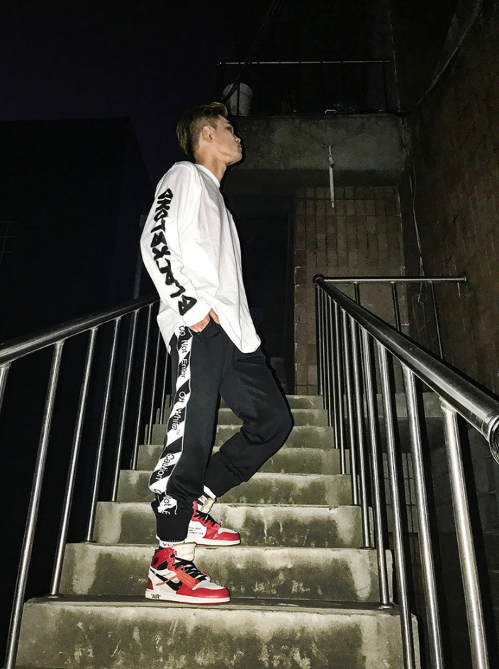 ブラックブロンド(BLACKBLOND) BBD Graffiti Number Tee (White)