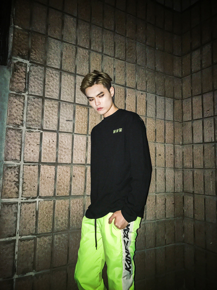 ブラックブロンド(BLACKBLOND) BBD Three Stars Logo Tee (Black)