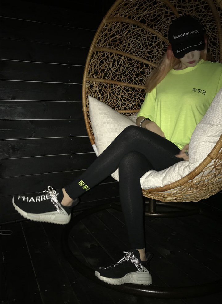 ブラックブロンド(BLACKBLOND) BBD Three Stars Reflection Logo Tee (Neon)