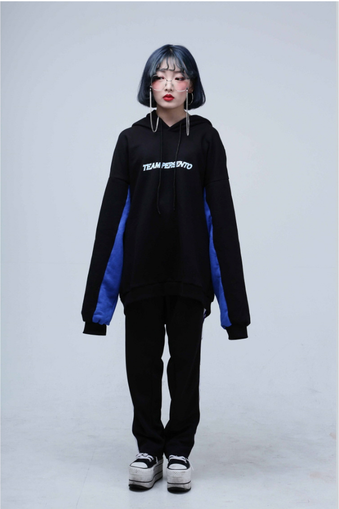 ドルム (DoLM) Japanese lettering line pants Blue