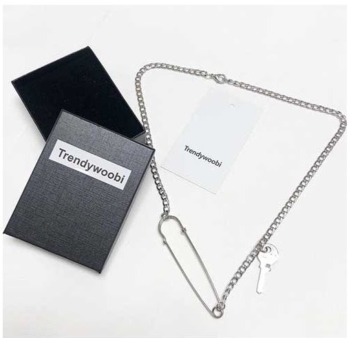 トレンディウビ(Trendywoobi) Pin & Key Necklace