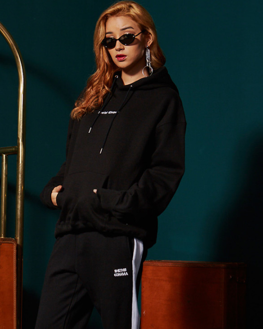 シディスコンマ(SHETHISCOMMA) BULLET MARK HOOD T