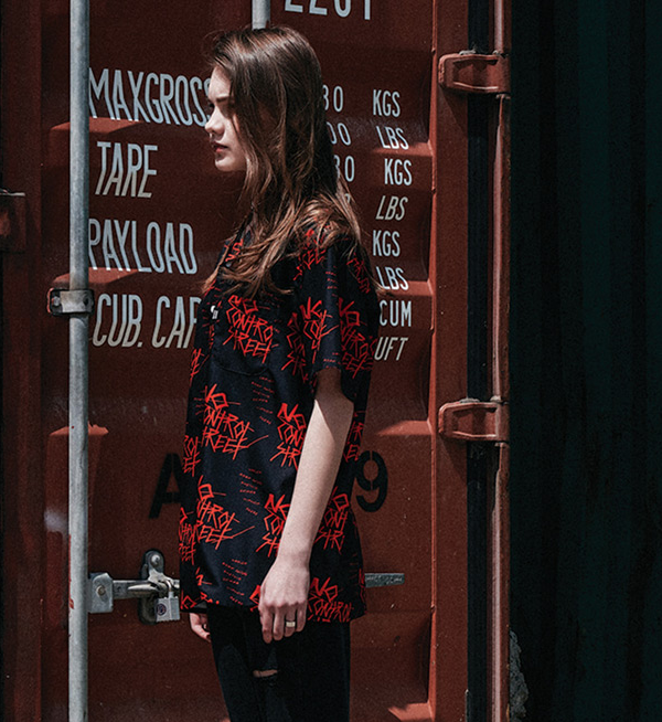 シディスコンマ(SHETHISCOMMA) NOCONTROL SHIRTS