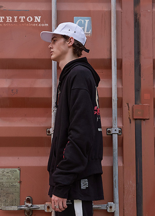 シディスコンマ(SHETHISCOMMA) SUBCULTURE HOOD T