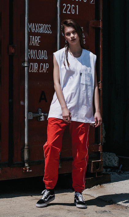 シディスコンマ(SHETHISCOMMA) SOCIAL CREW SLEEVELESS