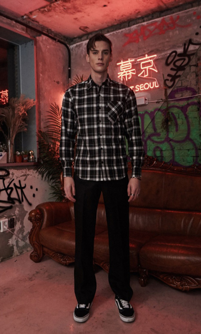 シディスコンマ(SHETHISCOMMA) NEW LOOSE SLACKS