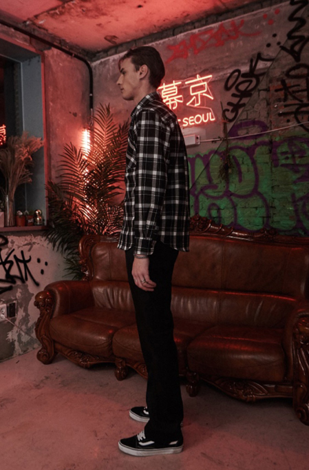 シディスコンマ(SHETHISCOMMA) NEW LOOSE SLACKS