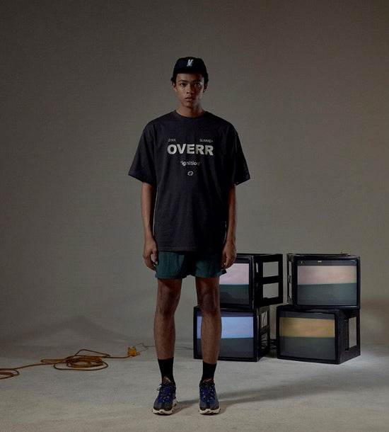 オベルー(OVERR) ESSAY.4 IGNITION CHARCOAL TEE