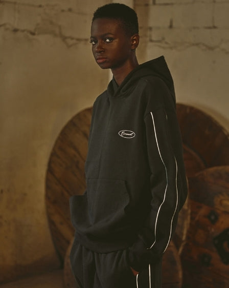 オベルー(OVERR) 18FW CIRCLE BS BLACK PIPING HOODIE