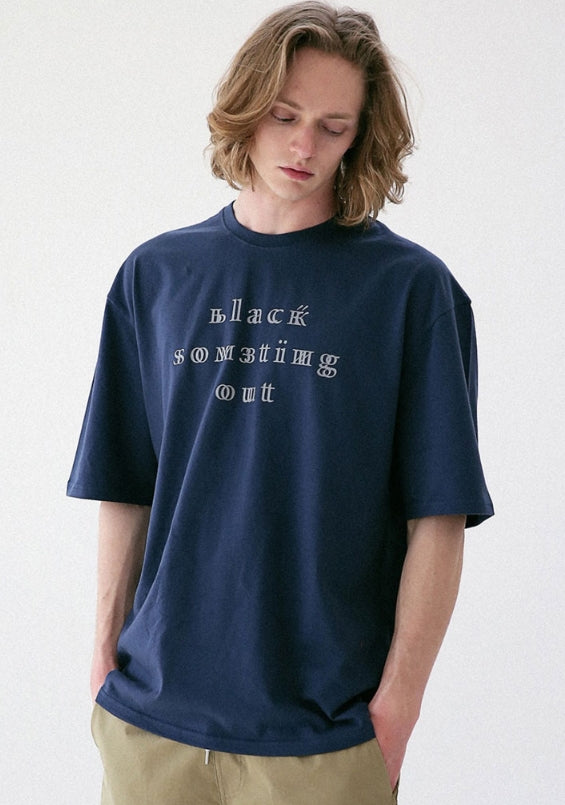 マスノウン(MASSNOUN) BLACK OUT OVERSIZED T-SHIRT MUVTS004-DG