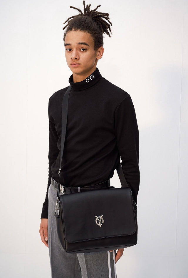 オーワイ(OY) LOGO LEATHER CROSS BAG - BLACK