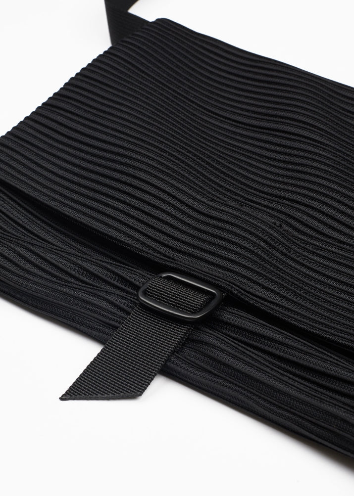 スクラップ(SKRAP)PLEATS sacoche bag Black