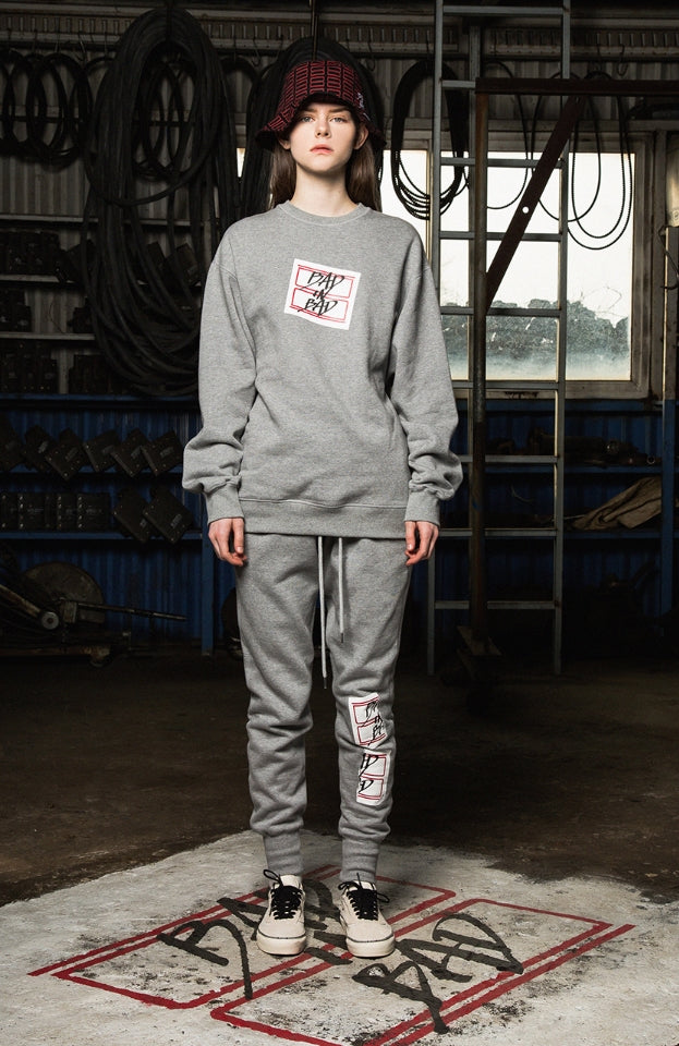 ベドインベド(BADINBAD)Tabs Logo Sweat Shirt_Gray