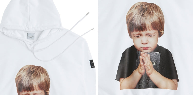 アクメドラビ(acme' de la vie) ADLV BABY FACE HOODIE WHITE PRAYER