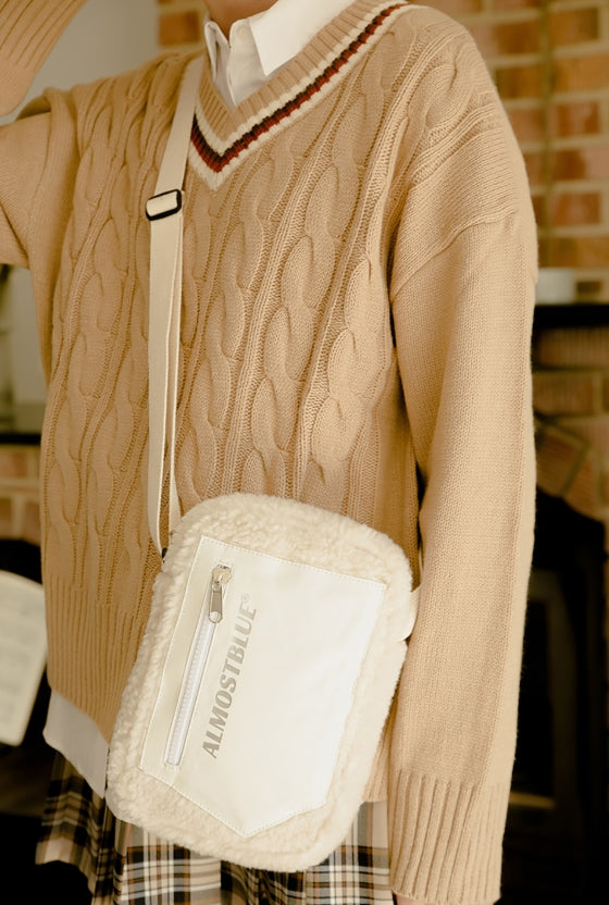 オルモストブルー(Almost Blue) FLEECE POCKET CROSS BAG