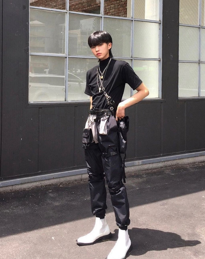 トレンディウビ(Trendywoobi) Black Pocket strap pants
