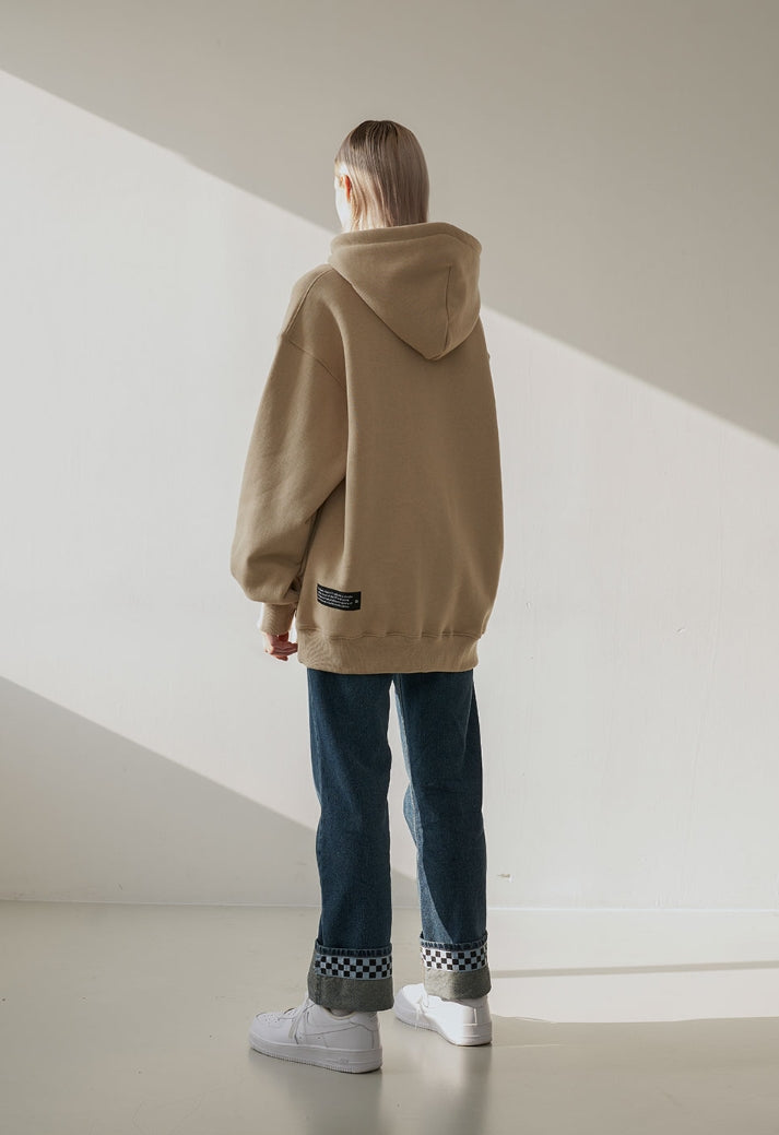 オーワイ(OY)LOGO NUMBER HOODIE-BEIGE