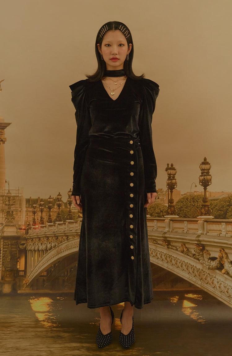 オクトーバーサード(Oct.3) Gold Button Velvet Draping Skirt [Black]