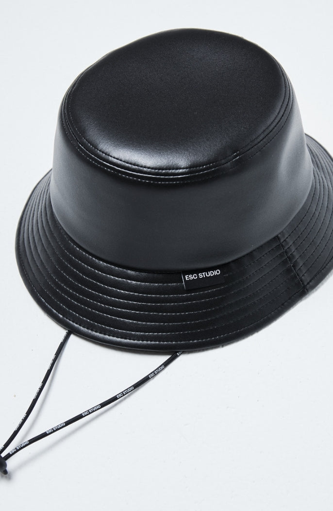 イーエスシースタジオ(ESC STUDIO) Leather bucket hat (black)