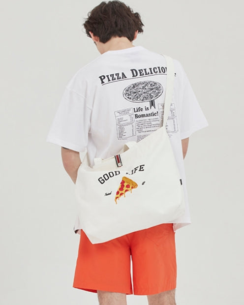 ロマンティッククラウン(ROMANTIC CROWN) [PIZZAHUT X RMTCRW]GOOD LIFE CROSS BAG_OATMEAL