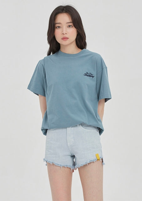 ロマンティッククラウン(ROMANTIC CROWN)  FRIDAY GRAPHIC TEE_LIGHT BLUE