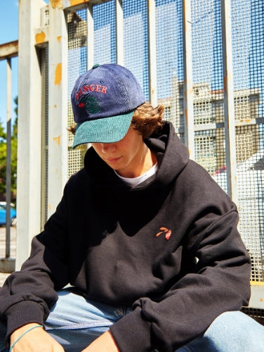 ワンダービジター(WONDER VISITOR) Lion Hoodie