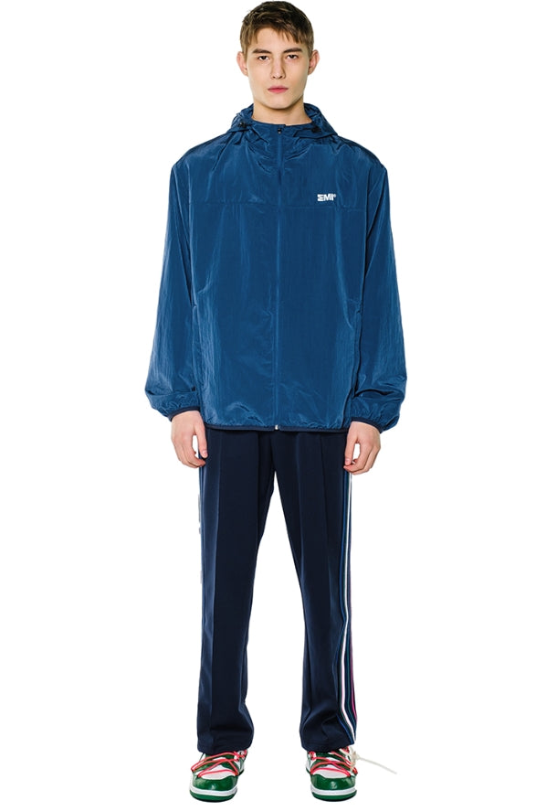 MMIC(エムエムアイシー) ESSENTIAL WINDBREAKER