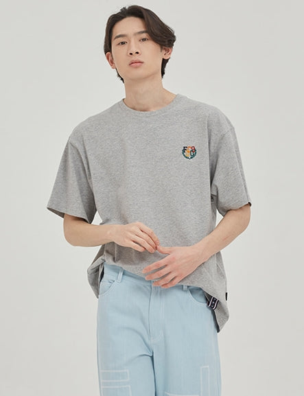 ROMANTIC CROWN(ロマンティック クラウン) FRIDAY WORLD MAP TEE_GREY