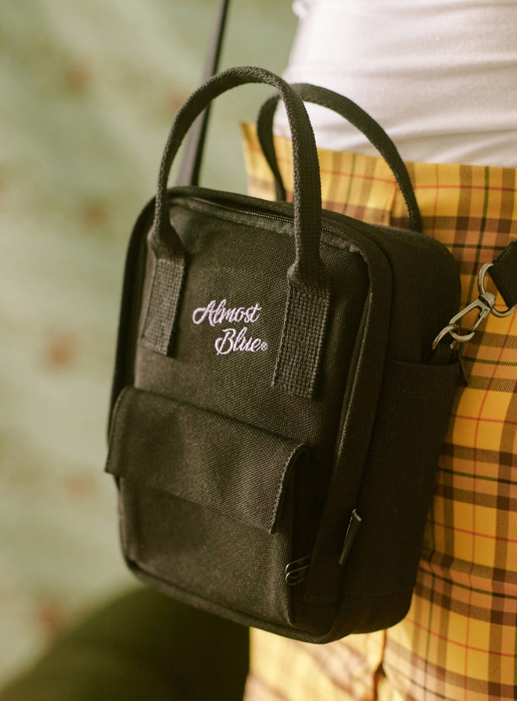 オルモストブルー(Almost Blue) CASSETTE CANVAS BAG