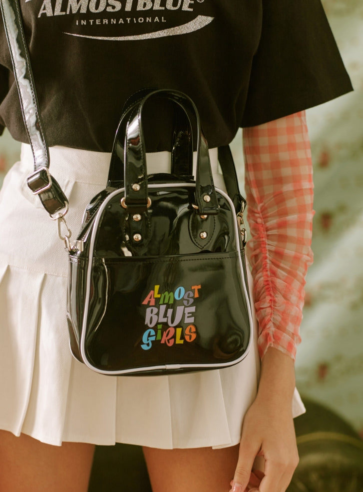 オルモストブルー(Almost Blue) ABG ENAMEL CROSS BAG