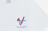 アクメドラビ(acme' de la vie) SUCCESS V LOGO SHORT SLEEVE T-SHIRT WHITE