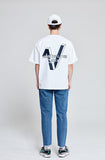 アクメドラビ(acme' de la vie)  OUTLINE V LOGO SHORT SLEEVE T-SHIRT WHITE