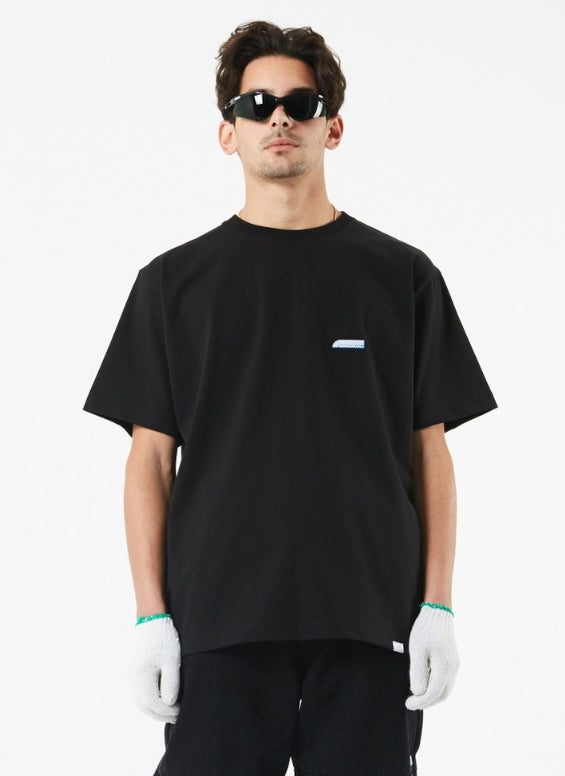 日本未入荷NOMANUALのPATCH T-SHIRT 全3色 日本未入荷NOMANUALのPATCH T-SHIRT 全3色 NOMANUAL(ノー