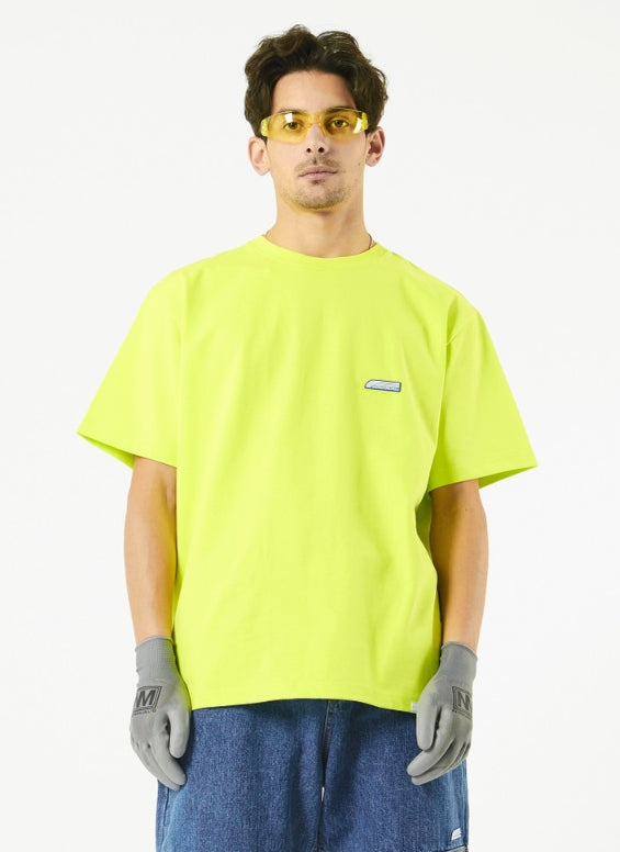 NOMANUAL(ノーマニュアル) NM PATCH LOGO T-SHIRT - NEON GREEN