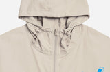 アクメドラビ(acme' de la vie)  POLISH V LOGO SETUP ANORAK BEIGE