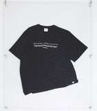 NOMANUAL(ノーマニュアル) TITLE T-SHIRT - BLACK