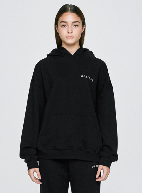 ディープリーク(DPRIQUE)   LOGO HOODIE - BLACK