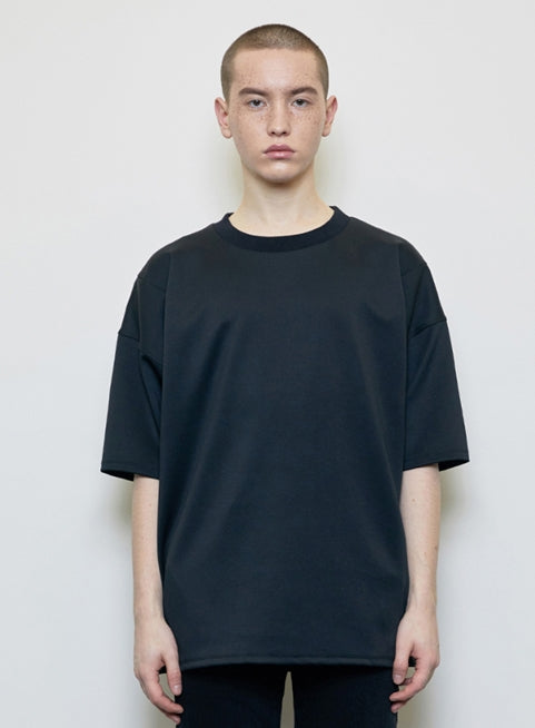 ディープリーク(DPRIQUE) OVERSIZED LOGO LABEL T-SHIRT - BLACK