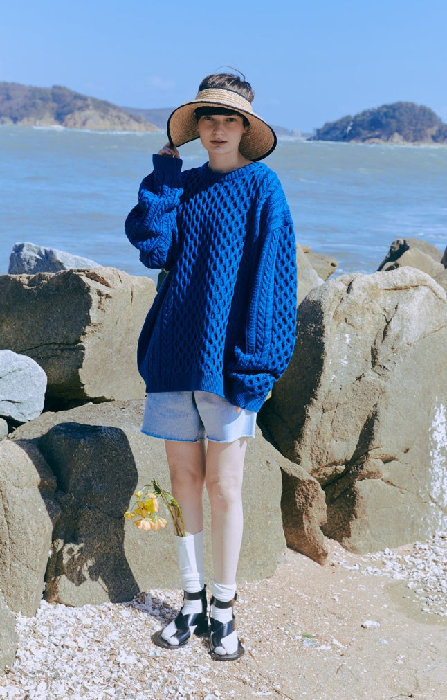 ORDINARY PEOPLE(オーディナリーピープル) OVERTWIST PATTERN BLUE SWEATER