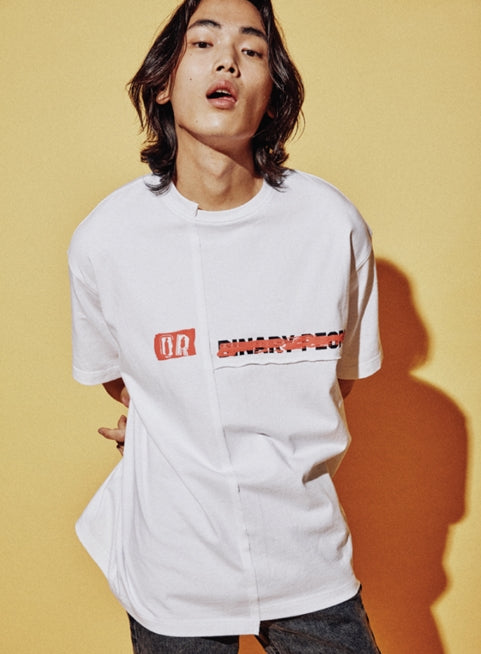 ORDINARY PEOPLE(オーディナリーピープル) CUTTING DETAIL WITH RED HIDDEN LOGO T-SHIRTS