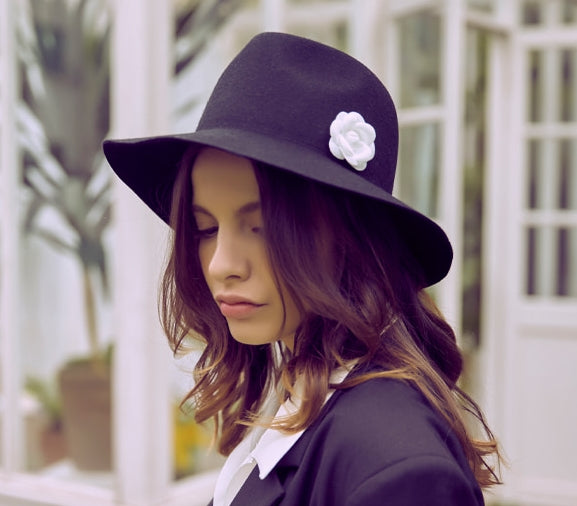 VARZAR(バザール)   Camellia wool floppy hat black