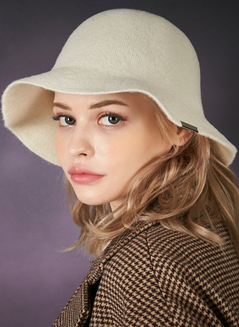 VARZAR(バザール) Bold Metal Tip Cloche Hat Cream
