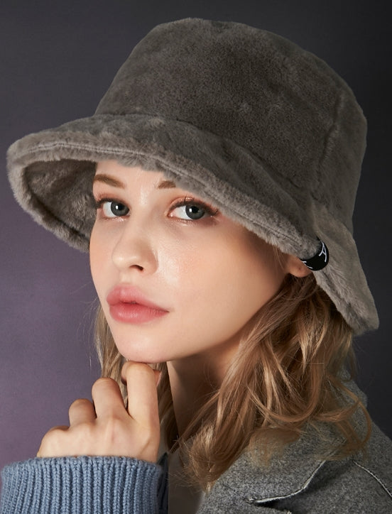 VARZAR(バザール) Fur logo point bucket hat grey