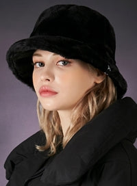 VARZAR(バザール) Fur logo point bucket hat black