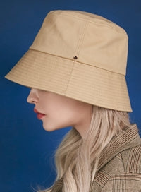 VARZAR(バザール) Rose gold rivet bucket hat beige